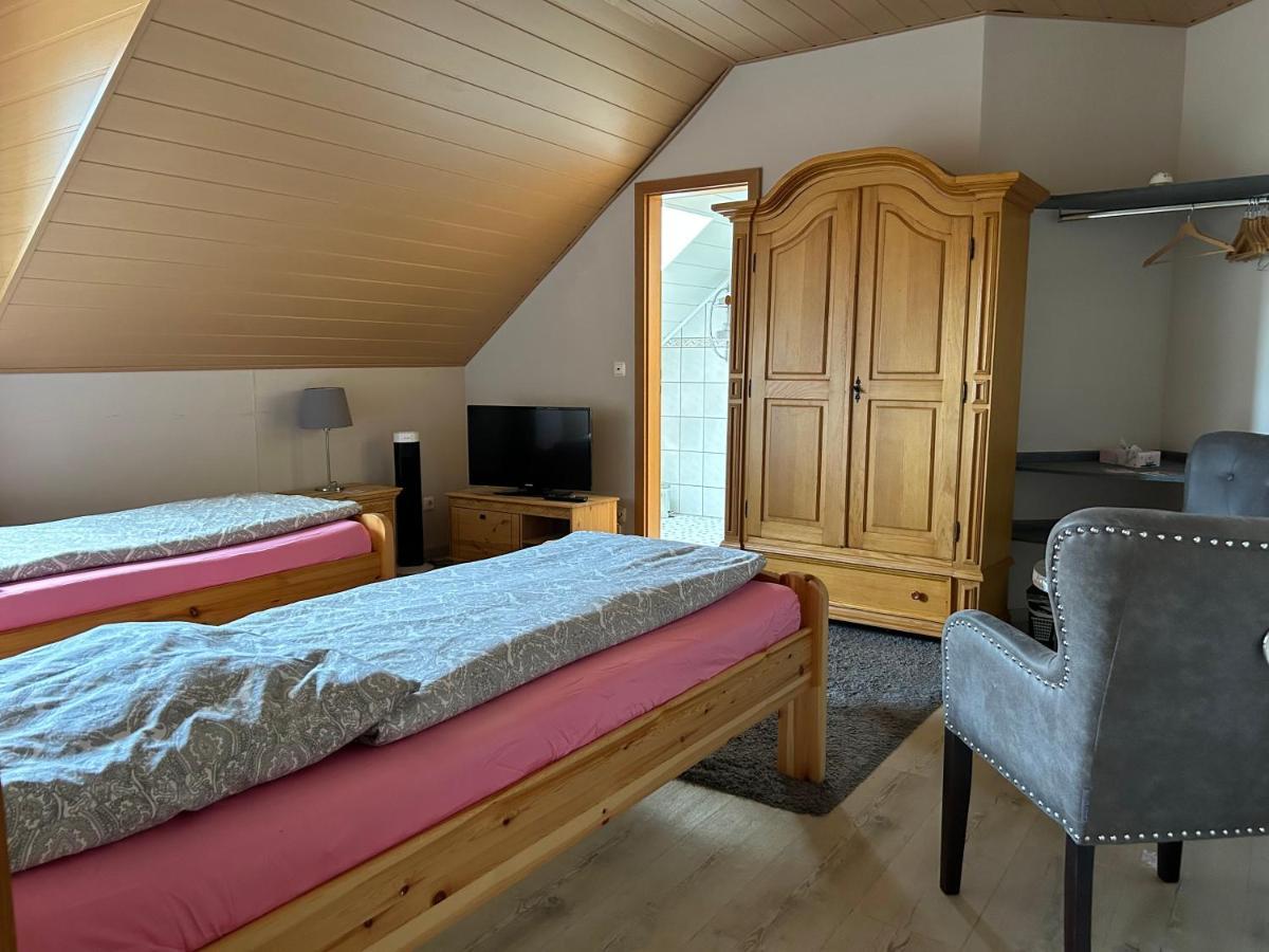 Pension Zum Paradies Harthausen  Buitenkant foto