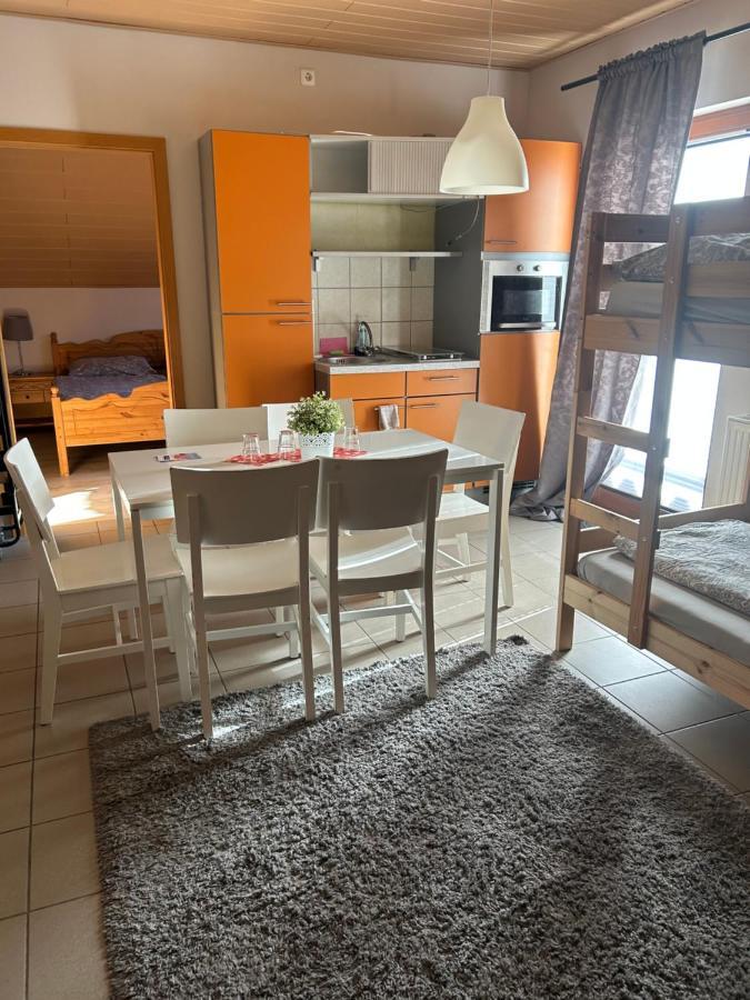 Pension Zum Paradies Harthausen  Buitenkant foto